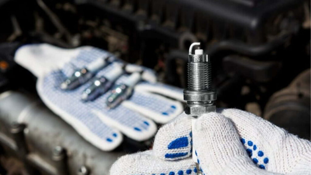 ada berapa spark plug dalam kereta wira