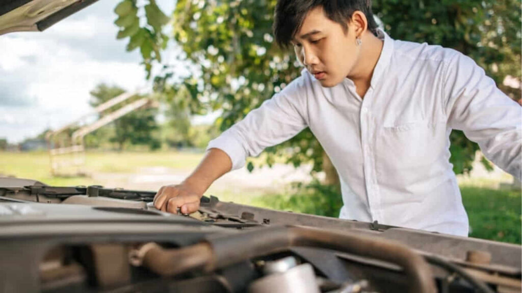 cara semak sendiri tangki air kereta yang berbuih